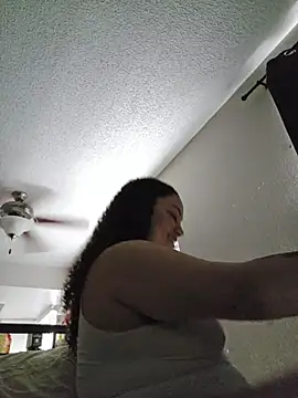 Snapshot of honeeyyy_pot chatting on 11/27/25, 09:28 honeeyyy pot online show from 11/27/25, 09:28