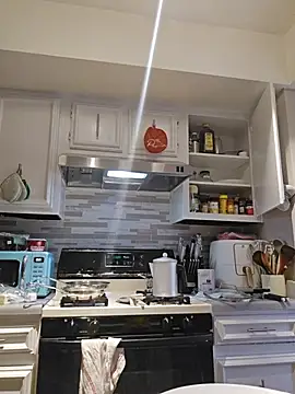 Snapshot of honeeyyy_pot chatting on 11/29/25, 08:34 honeeyyy pot online show from 11/29/25, 08:34