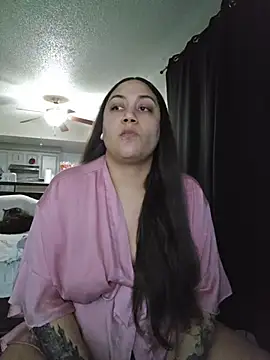 Snapshot of honeeyyy_pot chatting on 12/03/25, 03:25 honeeyyy pot online show from 12/03/25, 03:25