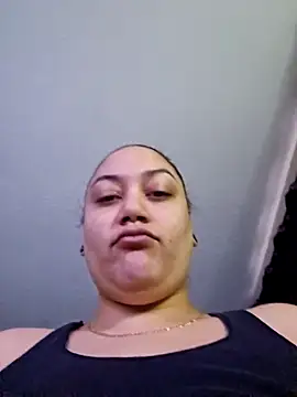 Snapshot of honeeyyy_pot chatting on 12/14/25, 11:42 honeeyyy pot online show from 12/14/25, 11:42