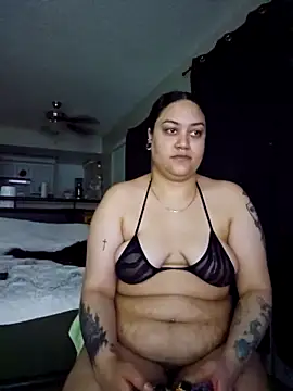 Snapshot of honeeyyy_pot chatting on 12/19/25, 12:50 honeeyyy pot online show from 12/19/25, 12:50