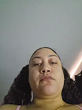 Snapshot of honeeyyy_pot chatting on 01/08/26, 11:51 honeeyyy pot online show from 01/08/26, 11:51