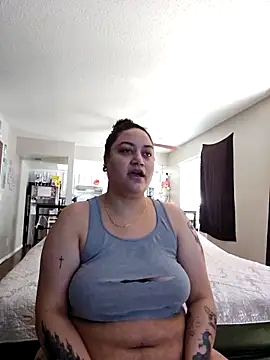 Snapshot of honeeyyy_pot chatting on 02/14/26, 09:22 honeeyyy pot online show from 02/14/26, 09:22