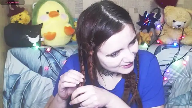 Snapshot of Yours_good_mood chatting on 03/21/26, 03:33 Yours good mood online show from 03/21/26, 03:33