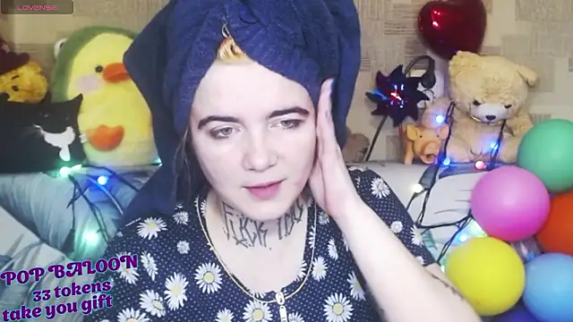 Snapshot of Yours_good_mood chatting on 03/28/26, 05:40 Yours good mood online show from 03/28/26, 05:40