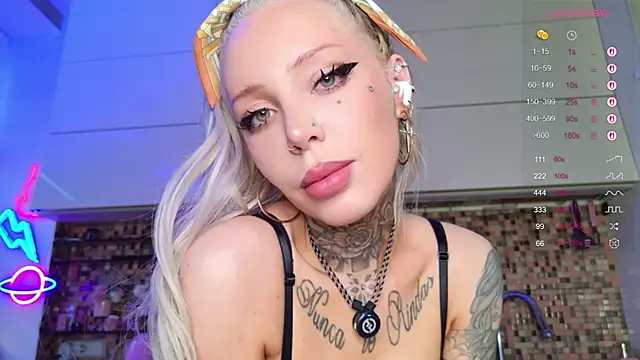 Snapshot of 2badforyou chatting on 11/26/25, 11:33 2badforyou online show from 11/26/25, 11:33