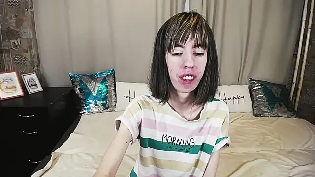 Snapshot of Unusual_G chatting on 09/30/25, 05:45 Unusual G online show from 09/30/25, 05:45