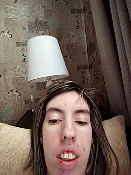 Snapshot of Unusual_G chatting on 11/18/25, 06:18 Unusual G online show from 11/18/25, 06:18