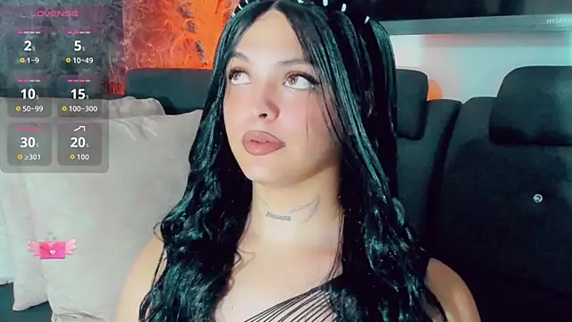 Emmaa Saenz  online show from 05/31/26, 10:11