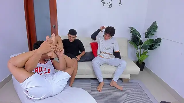 Crazy nigth01 online show from 12/21/25, 02:19