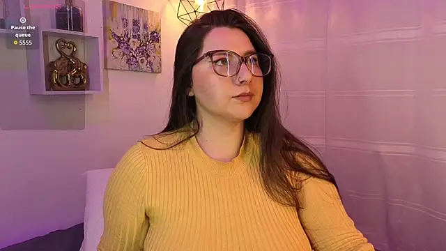 Snapshot of Roxxanne_Bail chatting on 11/21/25, 01:37 Roxxanne Bail online show from 11/21/25, 01:37