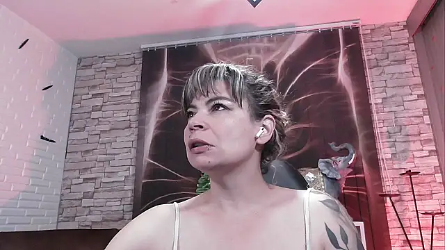 charlotedoll online show from 12/10/24, 04:02