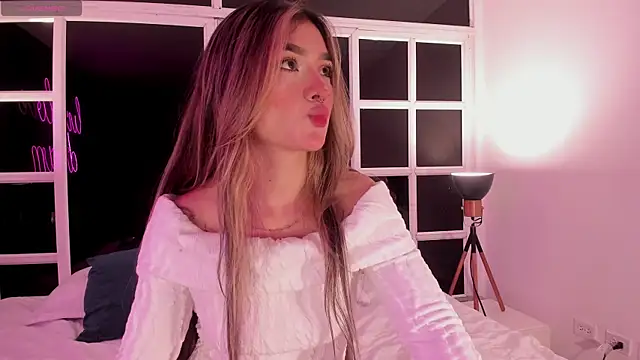 Snapshot of Arianavillada chatting on 02/20/25, 02:07 Arianavillada online show from 02/20/25, 02:07