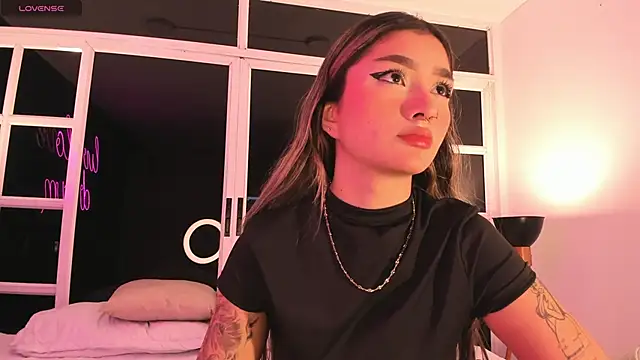 Snapshot of Arianavillada chatting on 03/17/25, 03:14 Arianavillada online show from 03/17/25, 03:14