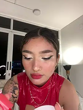 Snapshot of Arianavillada chatting on 03/21/25, 03:22 Arianavillada online show from 03/21/25, 03:22