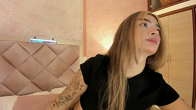 Snapshot of Arianavillada chatting on 09/11/25, 03:17 Arianavillada online show from 09/11/25, 03:17