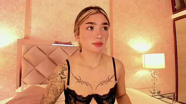 Snapshot of Arianavillada chatting on 09/16/25, 04:02 Arianavillada online show from 09/16/25, 04:02