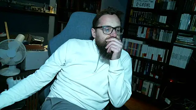 Snapshot of MeSteff chatting on 12/29/24, 10:36 MeSteff online show from 12/29/24, 10:36