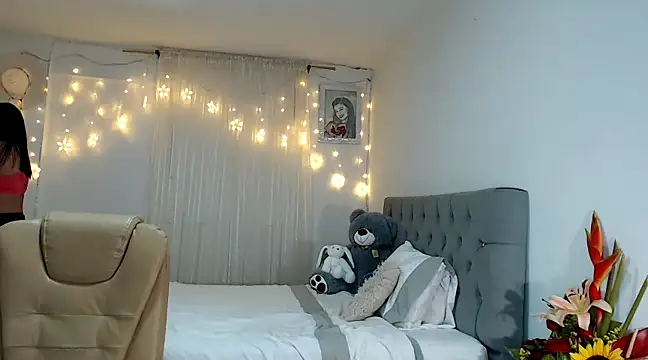 ZajiraShane online show from 12/11/24, 07:20