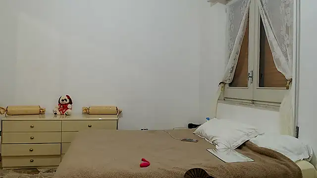 Snapshot of ZajiraShane chatting on 11/21/25, 03:33 ZajiraShane online show from 11/21/25, 03:33