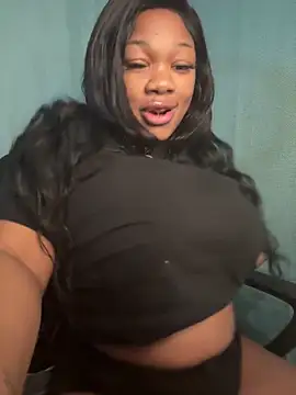 Snapshot of CharismaaBanx chatting on 01/10/25, 08:07 CharismaaBanx online show from 01/10/25, 08:07