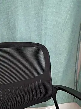 Snapshot of CharismaaBanx chatting on 02/19/25, 06:43 CharismaaBanx online show from 02/19/25, 06:43