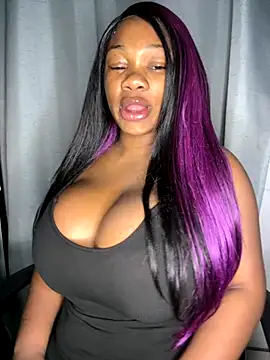 Snapshot of CharismaaBanx chatting on 10/02/25, 07:26 CharismaaBanx online show from 10/02/25, 07:26