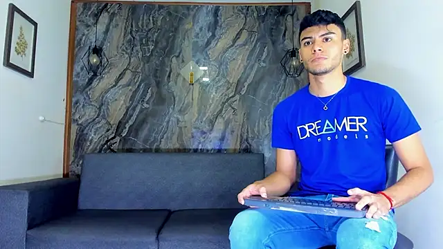 Snapshot of liam_genner_ chatting on 01/31/25, 07:40 liam genner online show from 01/31/25, 07:40