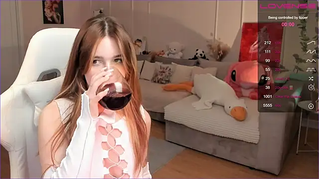 Snapshot of Frau_Lina chatting on 11/28/25, 02:09 Frau Lina online show from 11/28/25, 02:09