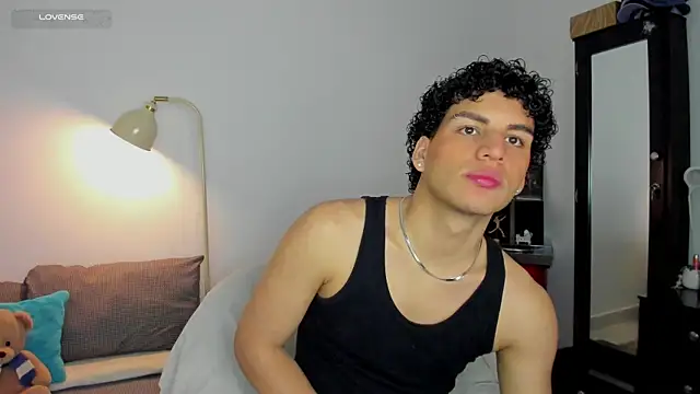 Curlblue online show from 10/12/25, 12:31