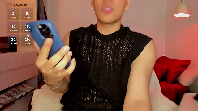 Snapshot of Curlblue chatting on 03/08/26, 02:26 Curlblue online show from 03/08/26, 02:26