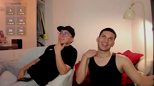 Snapshot of Curlblue chatting on 03/13/26, 04:08 Curlblue online show from 03/13/26, 04:08