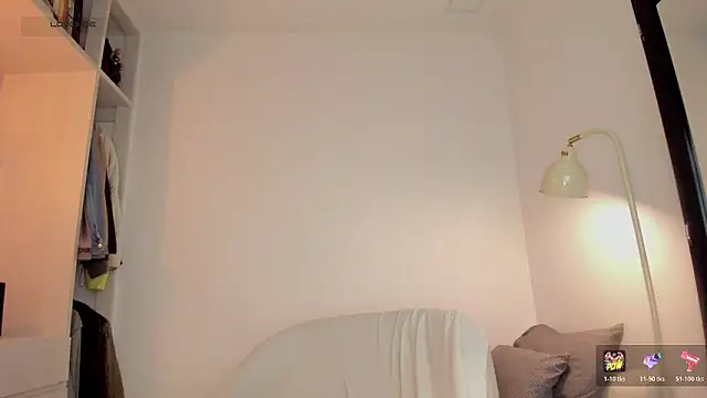 Snapshot of Curlblue chatting on 03/17/26, 01:43 Curlblue online show from 03/17/26, 01:43