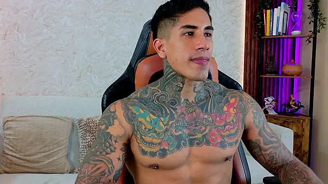 Snapshot of AdanReilly chatting on 03/19/26, 08:02 AdanReilly online show from 03/19/26, 08:02