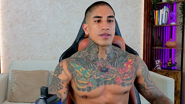 Snapshot of AdanReilly chatting on 04/10/26, 08:57 AdanReilly online show from 04/10/26, 08:57