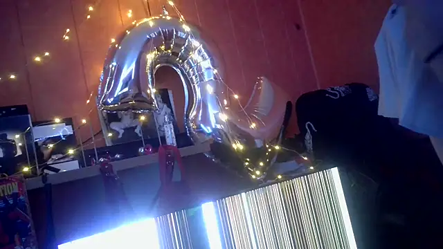 Lia Y PatrickX online show from 12/22/24, 08:36