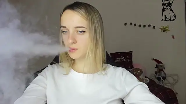 Snapshot of RouseReed chatting on 12/22/25, 07:27 RouseReed online show from 12/22/25, 07:27