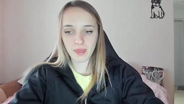 Snapshot of RouseReed chatting on 02/08/26, 07:23 RouseReed online show from 02/08/26, 07:23