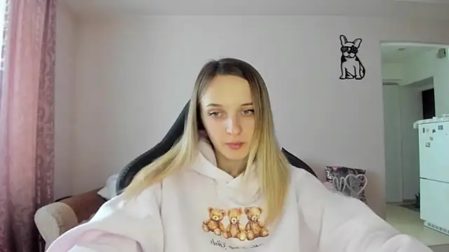 Snapshot of RouseReed chatting on 02/10/26, 12:20 RouseReed online show from 02/10/26, 12:20