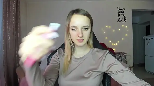 Snapshot of RouseReed chatting on 02/13/26, 01:18 RouseReed online show from 02/13/26, 01:18