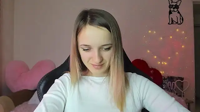 Snapshot of RouseReed chatting on 02/19/26, 01:07 RouseReed online show from 02/19/26, 01:07