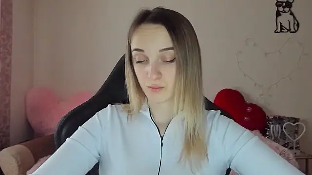 Snapshot of RouseReed chatting on 02/24/26, 01:09 RouseReed online show from 02/24/26, 01:09