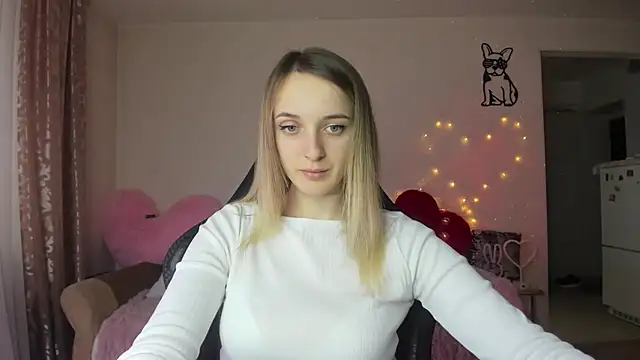 Snapshot of RouseReed chatting on 02/25/26, 01:10 RouseReed online show from 02/25/26, 01:10