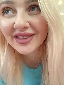 Snapshot of LadyLolyPop_ chatting on 11/19/25, 02:11 LadyLolyPop online show from 11/19/25, 02:11