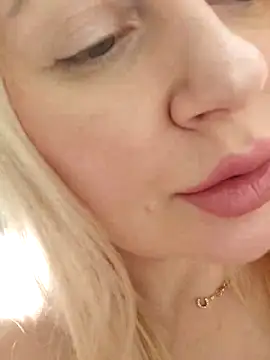 Snapshot of LadyLolyPop_ chatting on 04/02/26, 09:29 LadyLolyPop online show from 04/02/26, 09:29