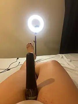 Snapshot of Ceyceys chatting on 02/16/25, 09:05 Ceyceys online show from 02/16/25, 09:05