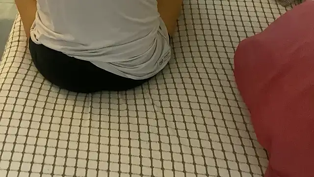 Snapshot of Ceyceys chatting on 10/07/25, 08:11 Ceyceys online show from 10/07/25, 08:11