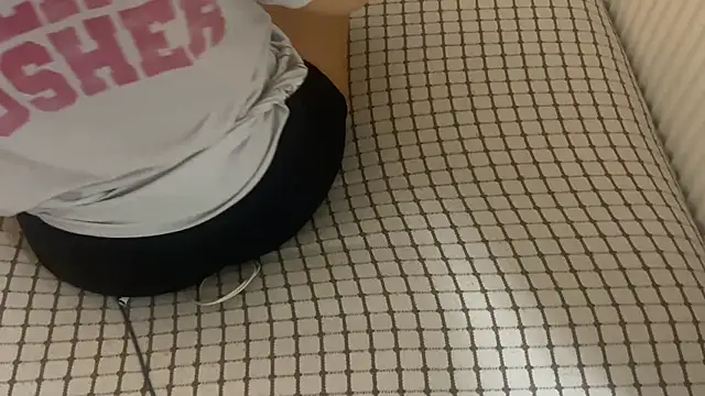 Snapshot of Ceyceys chatting on 10/08/25, 09:18 Ceyceys online show from 10/08/25, 09:18