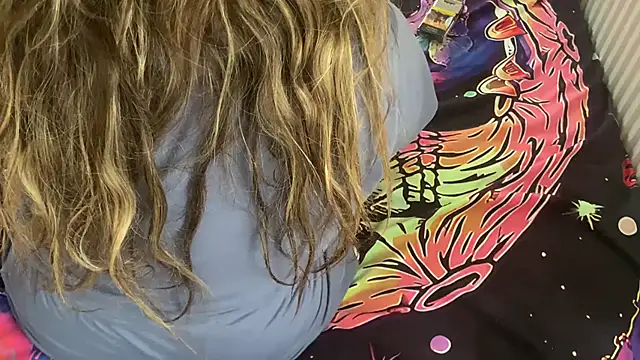 Snapshot of Ceyceys chatting on 10/22/25, 09:42 Ceyceys online show from 10/22/25, 09:42