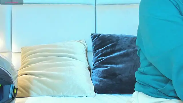 Snapshot of charlotte01__ chatting on 10/04/25, 10:13 charlotte01   online show from 10/04/25, 10:13